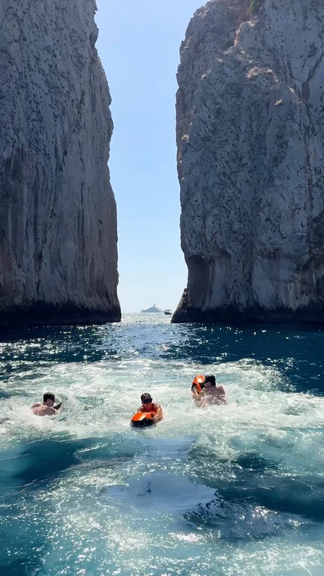 The best adventures are the ones you share.

Where connection meets performance.

The SEABOB F9 brings people together - with power you can feel and control that feels effortless.

Fast. Smooth. Electric.

Made for those who love the ocean - and the moments that stay forever.

#yachting #yachttoys #waterscooter #lifestyle #watertoys #seatoys #SEABOBF9 #SEABOB