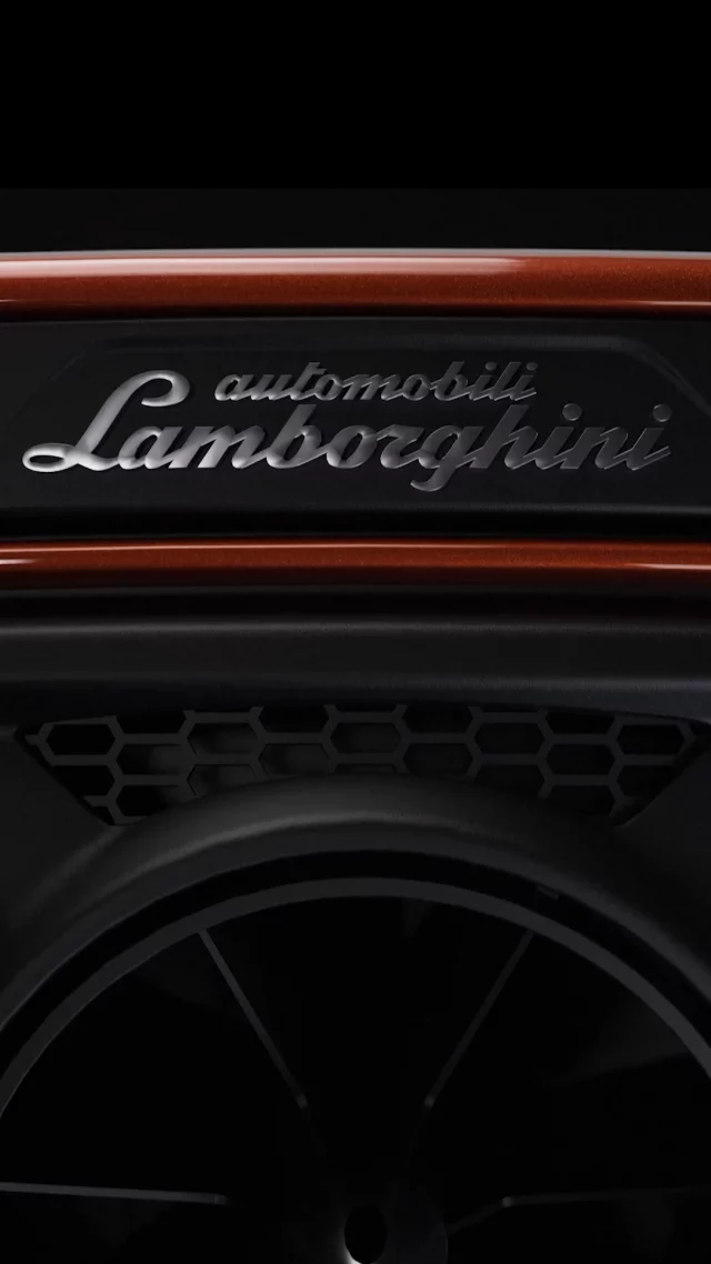 Just. Break. Limits.

The SEABOB SE63 carries Lamborghini performance over and under water, from road to water, from traction to flow – the same instinct that drives both worlds.

This is the evolution of performance:
where land ends and freedom begins.

#SEABOB #AutomobiliLamborghini #justbreaklimits