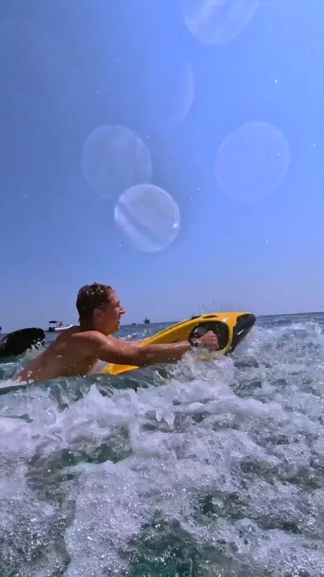 Live life to the fullest.Share unforgettable moments with your friends. Discover the world’s most stunning locations. And amplify the thrill.#SEABOB #PorscheDesign #lifestyle #waterscooter