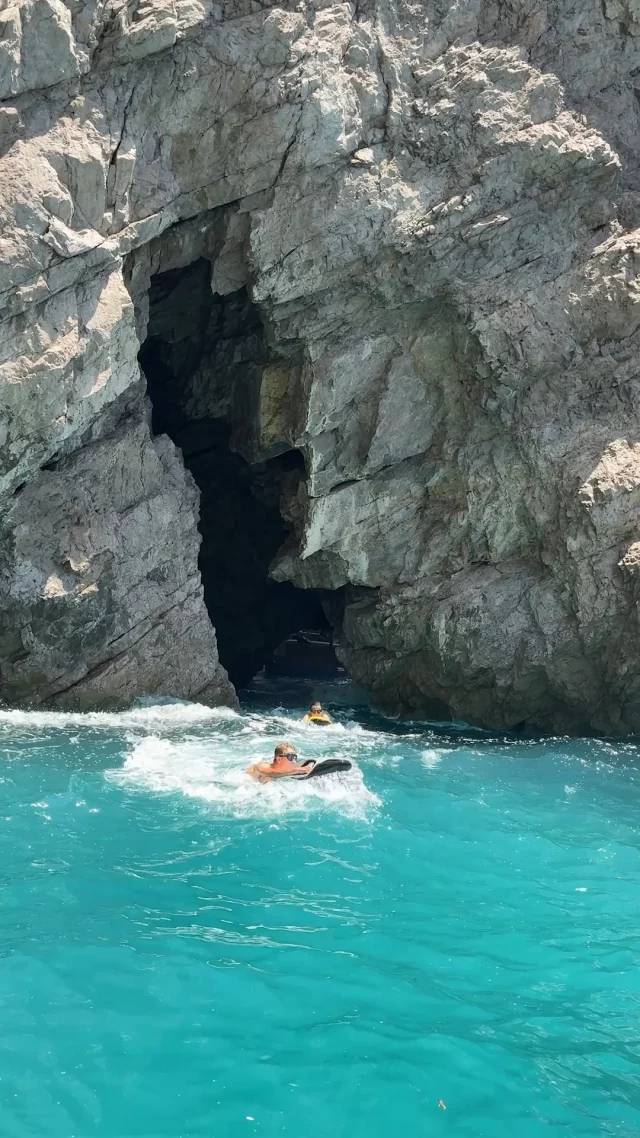 Do you feel it too?

The adrenaline pumping through your body. 

The ocean under your command. Mastering every turn. 

Where every second becomes an unforgettable memory – Powered by the SEABOB F9. 

#SEABOB #yachttoys #bucketlist #corememories