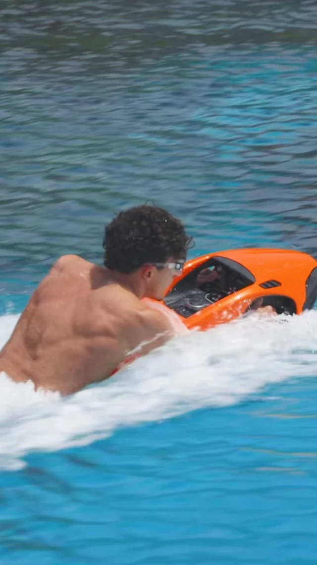 The SEABOB F9 slices across the surface and turns the element into pure motion.

Fast. Fluid. Focused.

A ride that shifts from flight to dive in a heartbeat.

#SEABOB #PorscheDesign #yachting #yachttoys #waterscooter