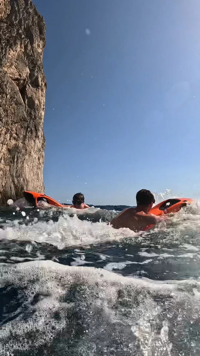 This is what freedom looks like.
 
Your best friends in the water, the Capri cliffs above and the SEABOB F9 pulling you trough the mediterranean sea.
 
Time slows. Voices echo. And for a minute, the whole coastline belongs to you.
 
#SEABOB #PorscheDesign #yachtlife #dolcevita #yachttoys #lifestyle