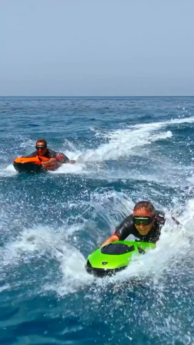 The moment you launch, new horizons become reality. Sound deepens. The ocean becomes a field of power waiting to be claimed.

The SEABOB SE63 doesn’t float – it drives.
Acceleration meets pure control.
Each movement exact, every surge deliberate.
You don’t fight the element – you lead it.

Mastery in its purest form.
SEABOB SE63.

#SEABOB #AutomobiliLamborghini #justbreaklimits