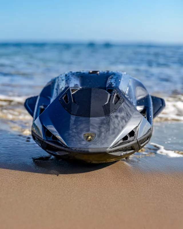 Born from the pursuit of perfection.

The SEABOB SE63 for Automobili Lamborghini embodies the precision, attitude and character of a true performance icon.

#SEABOB #AutomobiliLamborghini #justbreaklimits #waterscooter #yachttoys