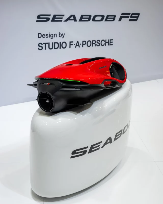 A rear view that speaks elegance — the SEABOB F9 — Design by Studio F. A. Porsche.
 Experience the seamless combination of refined design, technical innovation, and pure adventure on the water.

Visit us at @bootduesseldorf for a closer look.

Hall 9 – Stand A04.

#SEABOB #PorscheDesign #waterscooter #yachttoys #bootdüsseldorf