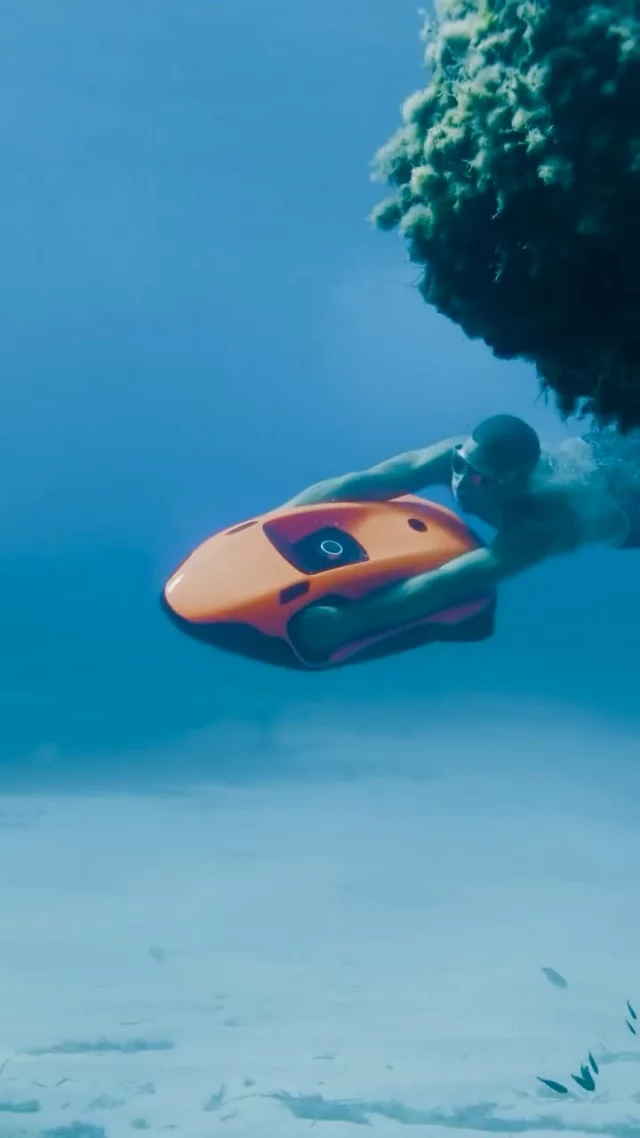 Dive deep. Own the ocean.

From adrenaline on the surface to silence below. One machine, endless moments.

The SEABOB F9 – Design by Studio F. A. Porsche.

#SEABOB #PorscheDesign #waterscooter #yachttoys