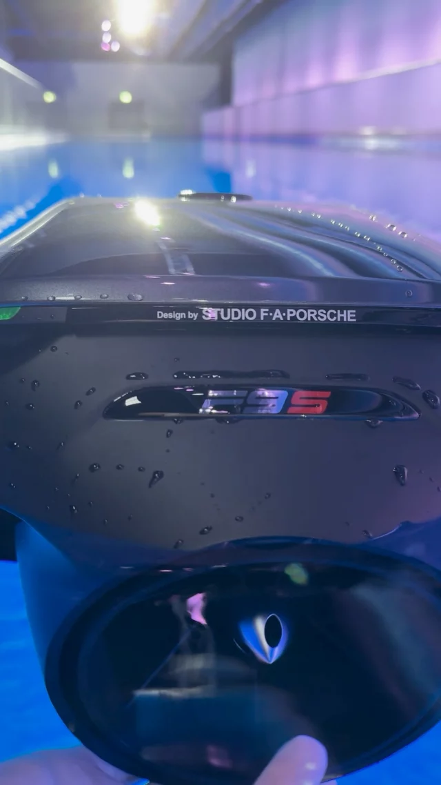 From pool sessions to open water – same control, same performance.

The SEABOB F9 experience doesn’t change with the location. Only the horizon does.

#SEABOB #PorscheDesign #waterscooter