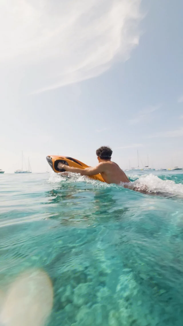 Up. Down. Forward. Always in control.

Explore the water without limits – the SEABOB F9 gives you confidence and control wherever you go.

#SEABOB #yachttoys #watertoys