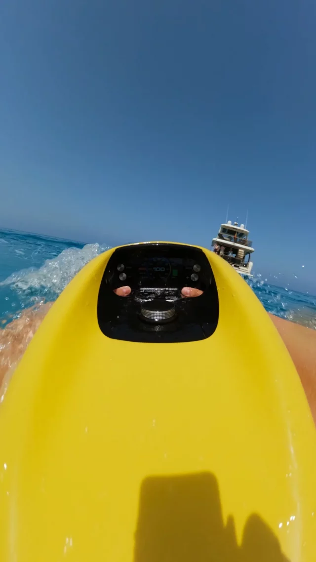 More than motion. A feeling.

The perfect harmony of speed, control and elegance transforms every ride into an unforgettable experience.

#SEABOB #waterscooter #watertoys