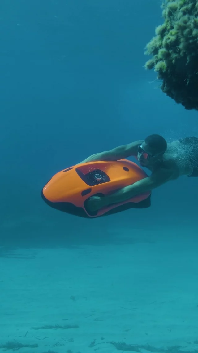 Thrilling moments from the very first second.

With the SEABOB F9, performance blends seamlessly into ocean lifestyle – long days on the water, endless rides and moments that are simply unforgettable.

#SEABOB #yachttoys #watertoys