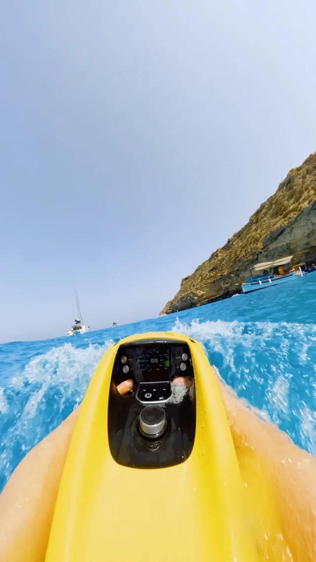 Feel the speed. Feel the thrill.

Summer moments in perfection – Powered by the SEABOB F9. Design by Studio F. A. Porsche. 

#SEABOB #PorscheDesign #waterscooter