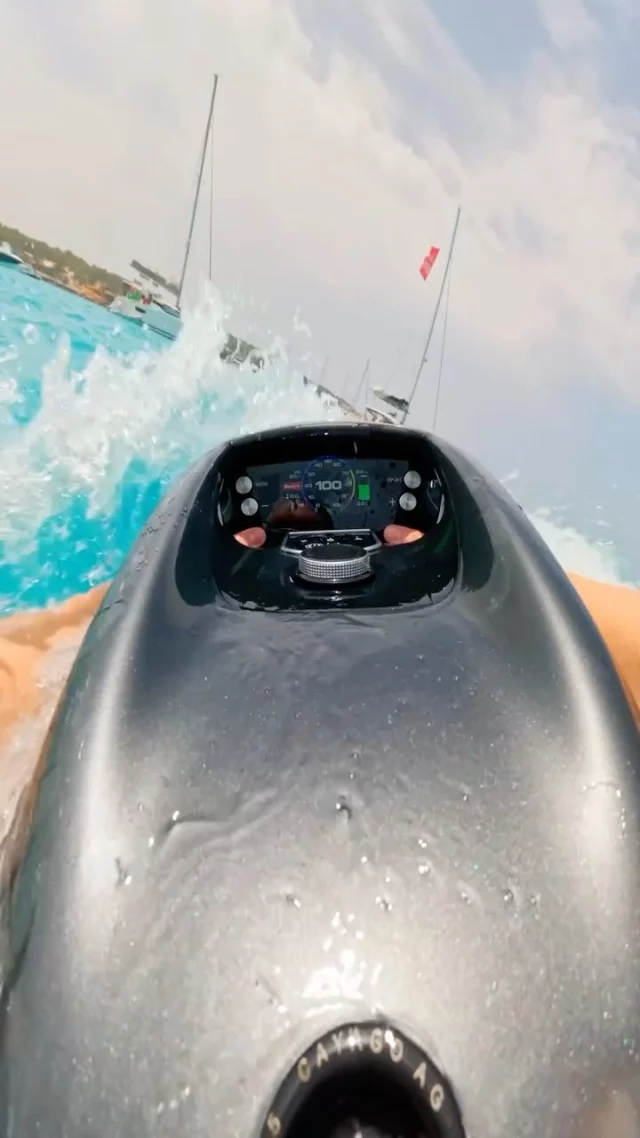 Spending my summer the way I wanna – The sun, the ocean and SEABOB F9

#SEABOB #watertoys #yachttoys