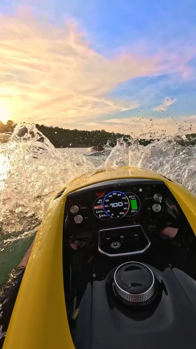 Golden light. Endless water. The best companion.

With SEABOB, every sunset becomes a moment you’ll never forget.

#SEABOB #PorscheDesign #yachttoys #sunset