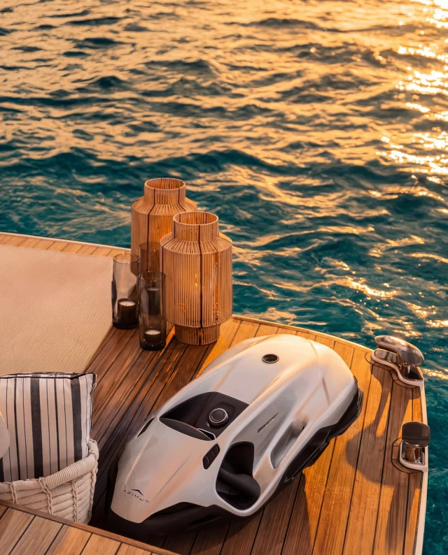 Where the ocean slows and the light turns gold.

Cruising into magical moments you’ll never forget.

@azimut_yachts 

#SEABOB #PorscheDesign #waterscooter #yachttoys #AzimutYachts