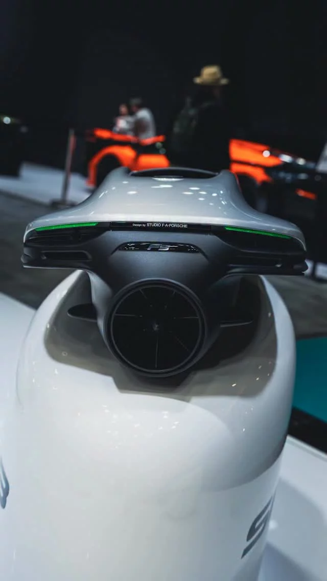 Presence that speaks for itself.

The SEABOB F9 unites unmistakable design with lightweight high-performance engineering, creating a statement that commands attention even at rest.

#SEABOB #PorscheDesign #waterscooter