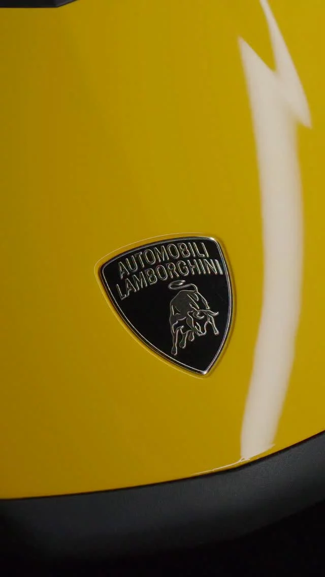 Giallo. Power. Presence.
 Every curve, every contour, every detail of the SEABOB SE63 comes alive in a Giallo finish – an expression of uncompromising precision, exhilarating performance and unmistakable passion.
 Feel the rush. See the power. Experience Automobilii Lamborghini DNA like never before.

#SEABOB #AutomobiliLamborghini #waterscooter #justbreaklimits