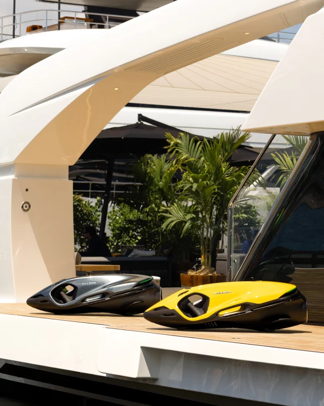 Where yacht life meets endless possibilities.

With a SEABOB on deck, every horizon holds a new adventure and every day on the water becomes something worth remembering.

Design by Studio F. A. Porsche.

#SEABOB #PorscheDesign #waterscooter #watertoys