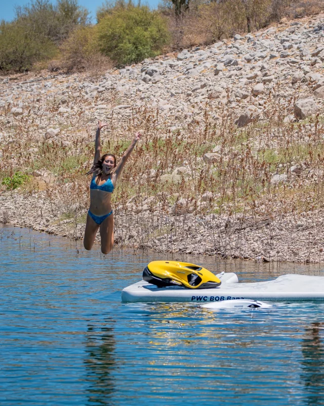 Experience the perfect day on the water with a complimentary SEABOB test ride and discover the premium inflatable platforms by @aquabanas. 

The perfect combination for an unforgettable day on the water.

We can’t wait to welcome you!

#SEABOB #waterscooter #yachttoys #LakesAndOceansTour #AquaBanas