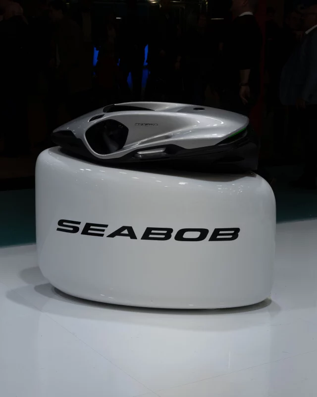 Design by Studio F. A. Porsche.

Perfection in every detail.

#SEABOB #PorscheDesign #yachttoys