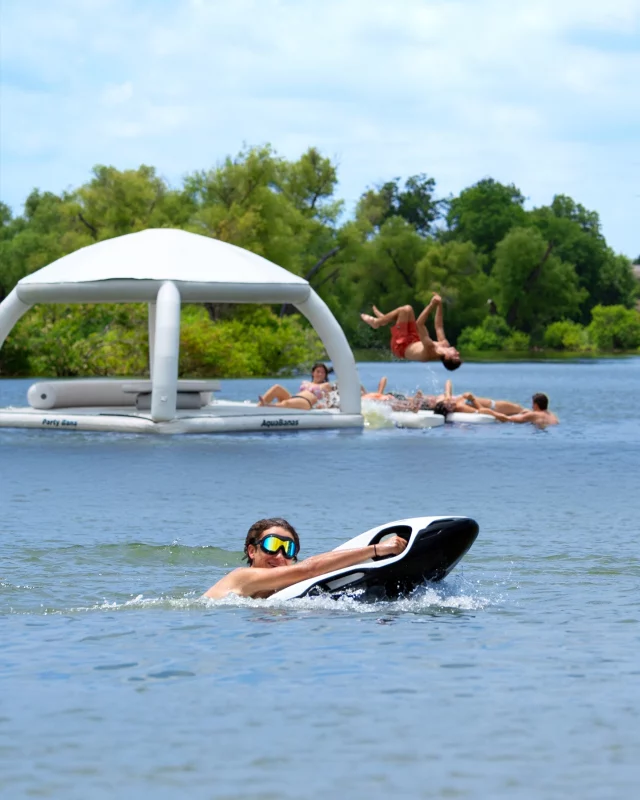 Enjoy the perfect combination of performance and relaxation.  Experience the power of a SEABOB F9 test ride and discover the premium inflatable platforms by @aquabanas at our Lakes & Oceans Tour.   #SEABOB #waterscooter #LakesAndOceansTour #AquaBanas #boatday