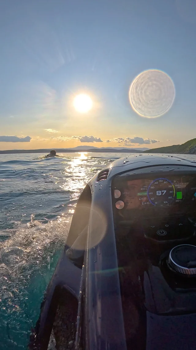Came for the view, stayed for the thrill.

The SEABOB F9 turns every moment on the water into an unforgettable experience.

#SEABOB #waterscooter #watertoys #yachtlife #croatia