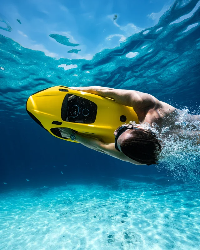 Let curiosity lead the way and discover the freedom of exploring with the SEABOB F9.

#SEABOB #yachttoys #watertoys #waterscooter