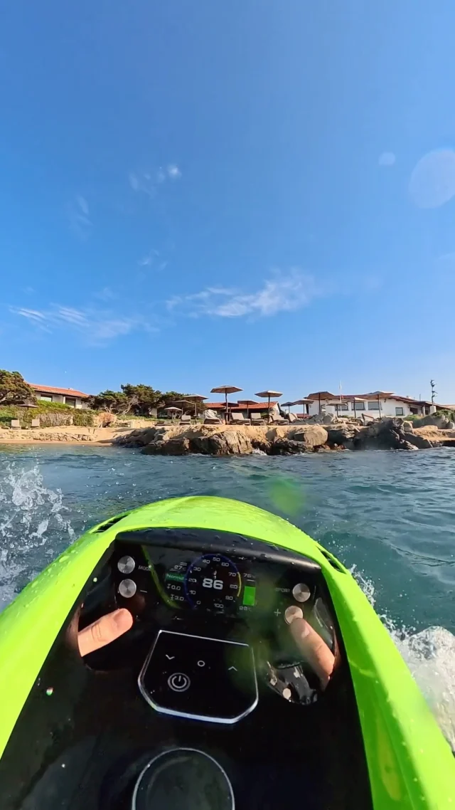 Summers like this >>>

Immerse in the sun and feel the joy of life. These are moments to never forget.

#SEABOB #waterscooter #watertoys #portocervo