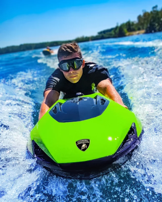 When the road ends, the drive continues.

The SEABOB SE63 for Automobili Lamborghini brings the thrill of a super sports car into a new element.

#SEABOB #AutomobiliLamborghini #waterscooter #yachttoys #yachting