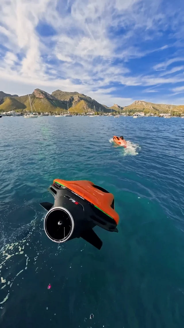 This >>>
Tag a friend you want to do this with!
 
#SEABOB #watertoys #waterscooter