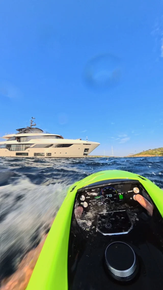 Out here, everything feels different. 

#SEABOB #waterscooter #yachttoys